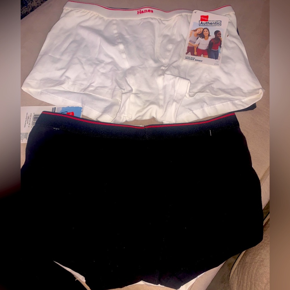 NEW hanes low rise boxer briefs, size 6 medium. two pack, black and white.
